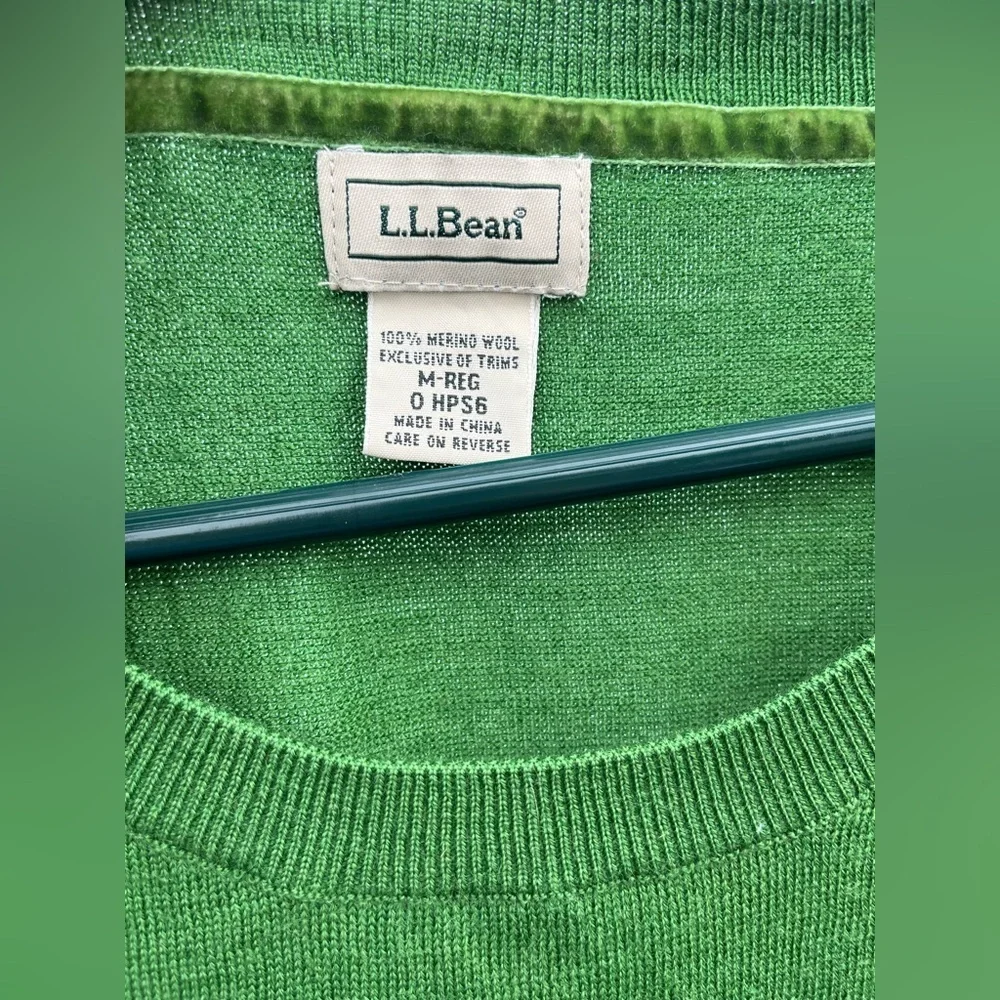 L.L. Bean Women's Vibrant Green Crew Neck Sweater
